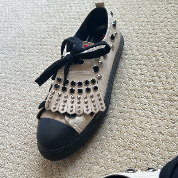 Prada shoes - Picture 7 of 9